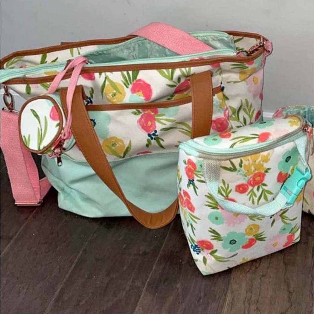 NOT FOR SALE:   ISO this diaper bag and bottle holder!